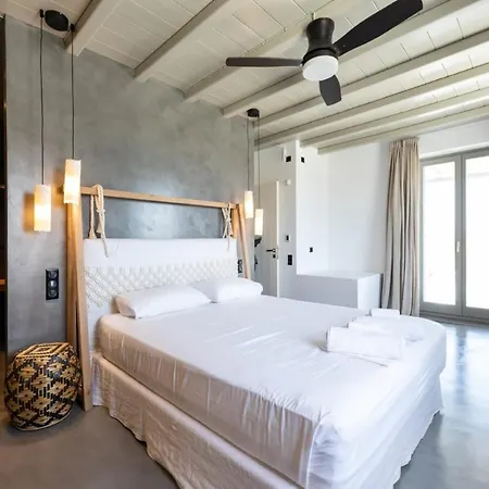 Villa Cactilia In Punda Paros For 8 With Private Pool