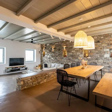 Cactilia In Punda Paros For 8 With Private Pool